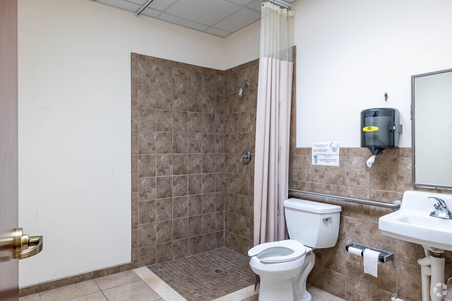 More Photos Of 1779 N University Dr, Pembroke Pines Office For Sale