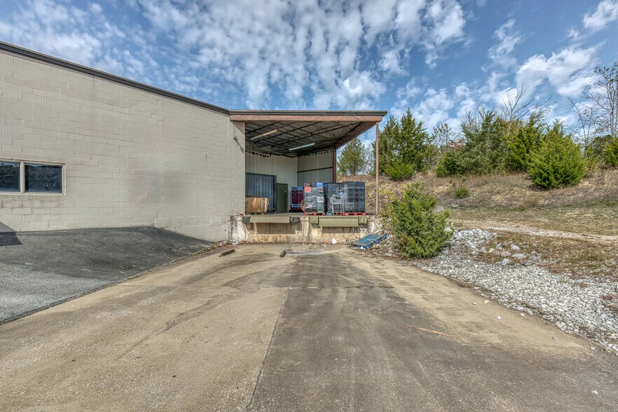 More Photos Of 6766 W Andrew Johnson Hwy, Mosheim Supermarket For Sale