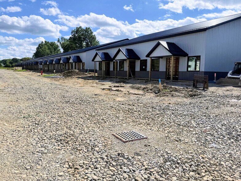 Primary Photo Of 2570 Medina Rd, Medina Flex For Lease