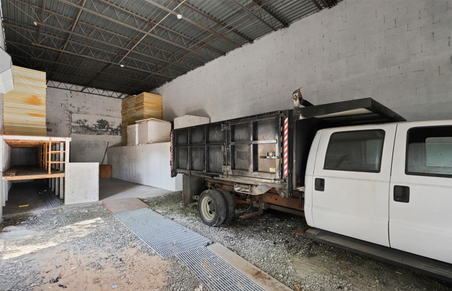 More Photos Of 10608 150th St, Jamaica Warehouse For Sale