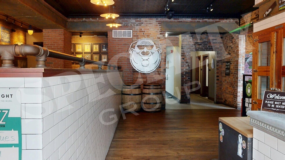 More Photos Of 1805 E Carson St, Pittsburgh Bar For Sale