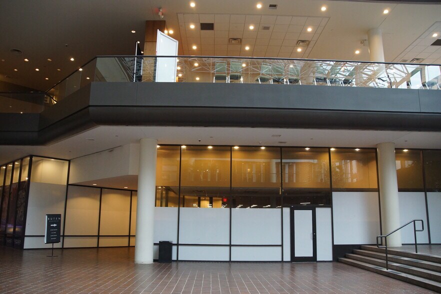 More Photos Of 21 E 5th St, Cincinnati Hotel For Lease