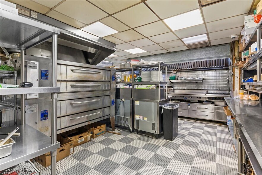 More Photos Of 232 W Moorestown Rd, Wind Gap Restaurant For Sale