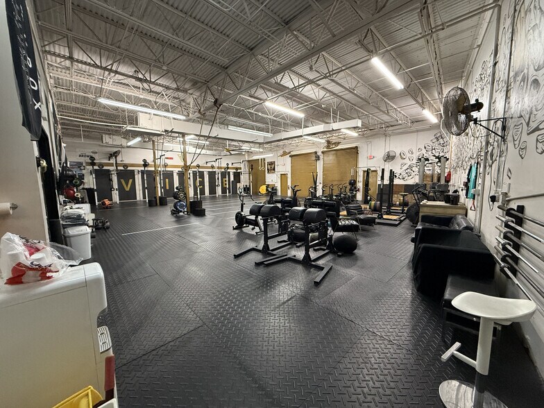 More Photos Of 11300-11354 Wiles Rd, Coral Springs General Retail For Lease