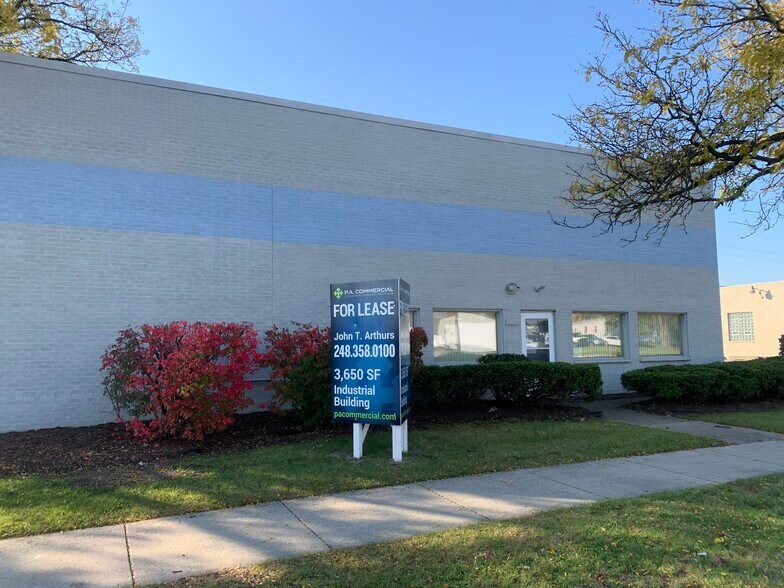 More Photos Of 3720 E Ten Mile Rd, Warren Warehouse For Lease