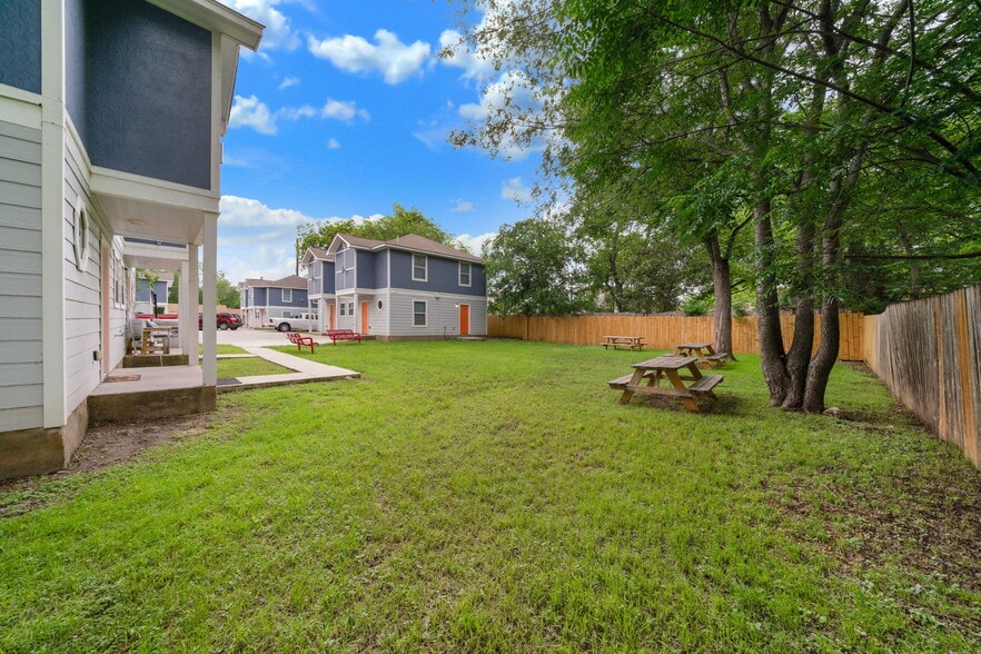 More Photos Of 414 Cupples Rd, San Antonio Apartments For Sale