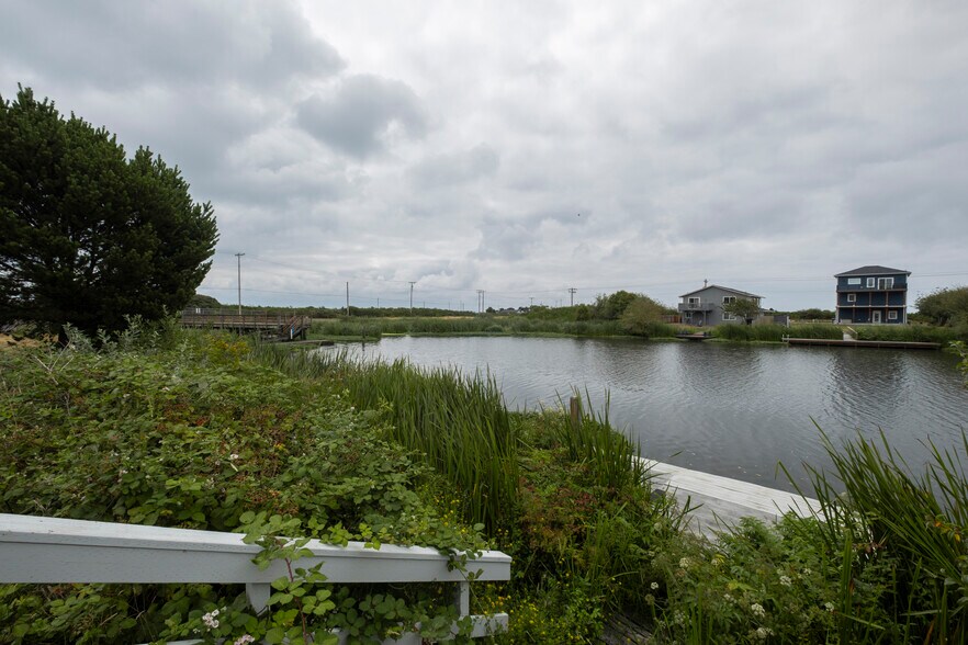 More Photos Of 1031 Discovery Ave SE, Ocean Shores Apartments For Sale