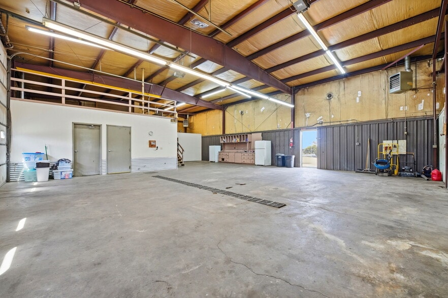 More Photos Of 3435 Kimball Cir, Colorado Springs Service For Lease