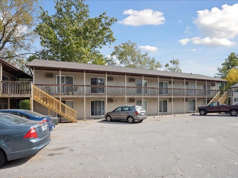 More Photos Of 732 Michael St, Iowa City Apartments For Sale