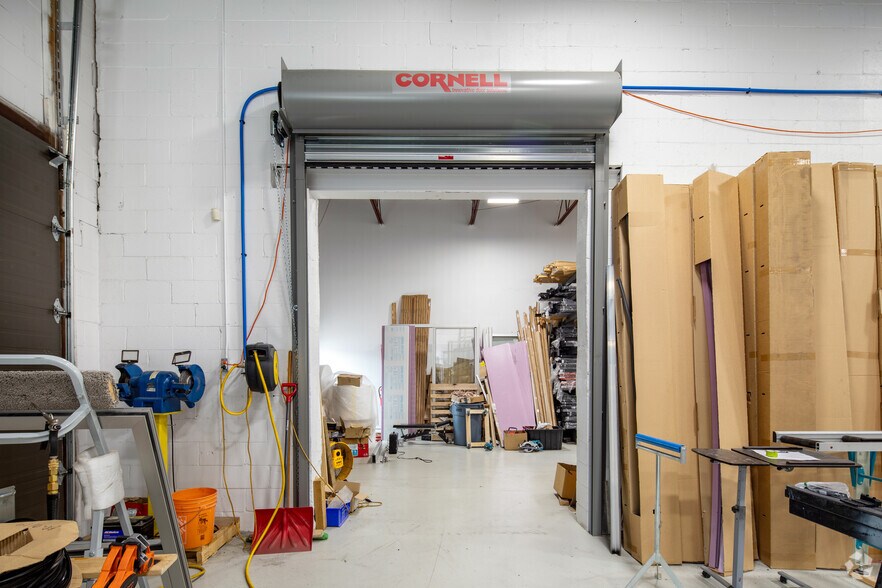 More Photos Of 7720 Kimbel St, Mississauga Warehouse For Lease