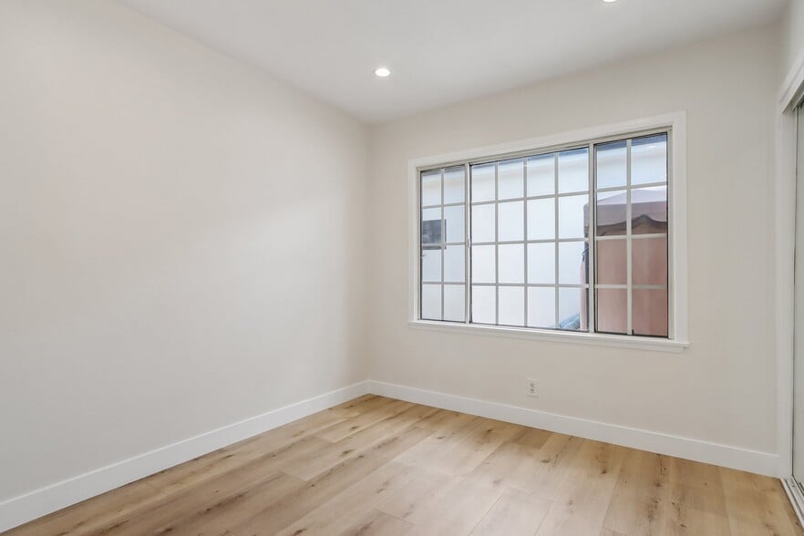 More Photos Of 15952 Simonds St, Granada Hills Apartments For Sale