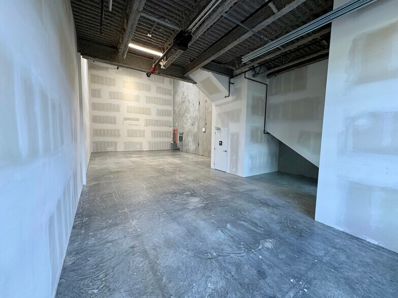 More Photos Of 2660 Barnet Hwy, Coquitlam Warehouse For Sale