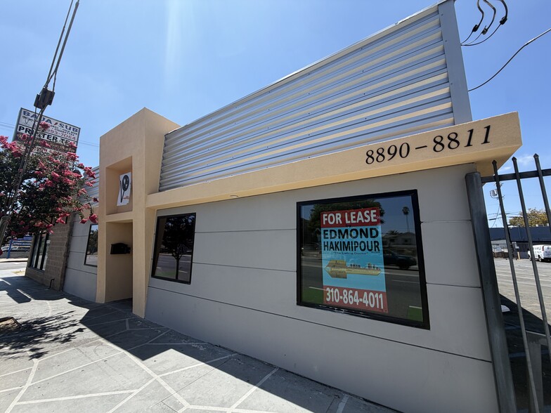More Photos Of 8805-8811 Reseda Blvd, Northridge Unknown For Lease
