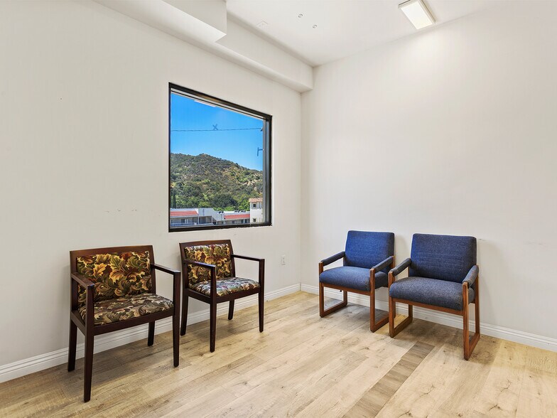 More Photos Of 7335-7341 Foothill Blvd, Tujunga Light Manufacturing For Sale