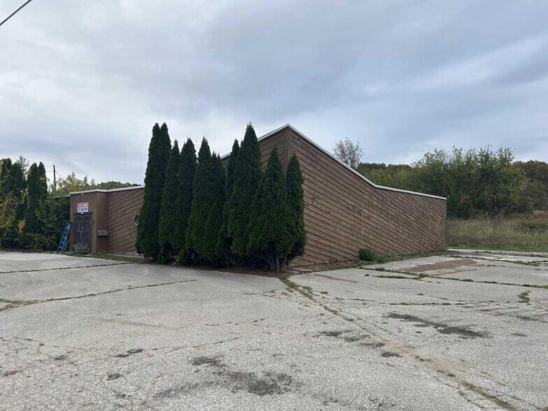 More Photos Of 2598 Oceana Dr, Shelby Restaurant For Sale