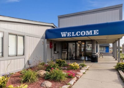 More Photos Of 6880 Sunset Strip Ave NW, Canton Hotel For Sale