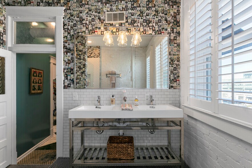 More Photos Of 120-122 W 5th St, Kansas City Storefront Retail Residential For Sale