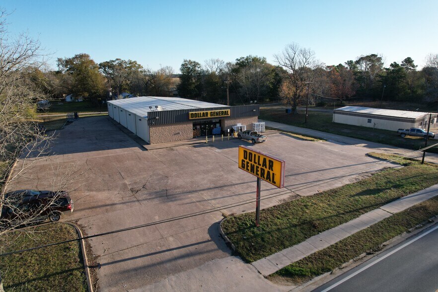 More Photos Of 381 E 1st St, Groveton Freestanding For Sale