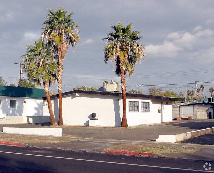 More Photos Of 1610 E Sahara Ave, Las Vegas Freestanding For Lease