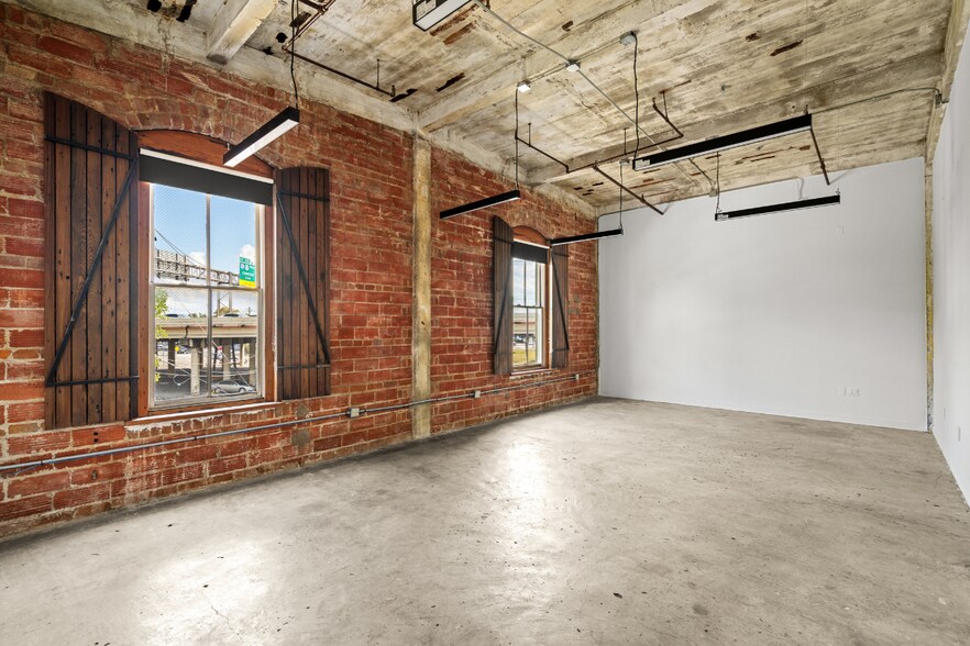 More Photos Of 1113 Vine St, Houston Loft Creative Space For Lease