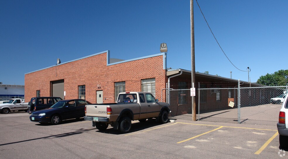 More Photos Of 3605-3625 N Stone Ave, Colorado Springs Distribution For Lease