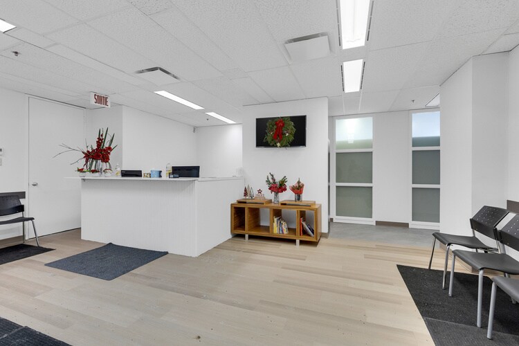More Photos Of 5757 Boul Cavendish, Cote-St-Luc Office For Lease