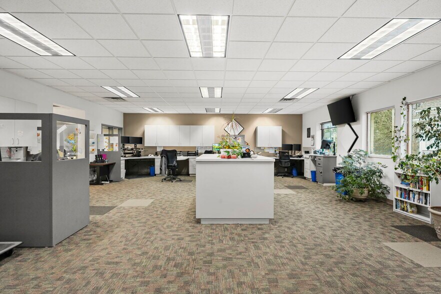 More Photos Of 125 W Main St, Sun Prairie Warehouse For Sale