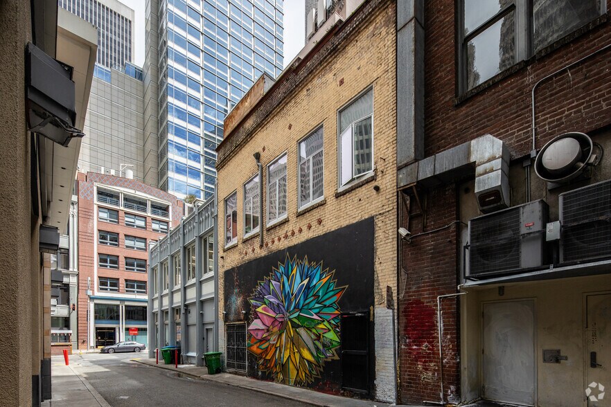 More Photos Of 212-214 California St, San Francisco Office For Sale