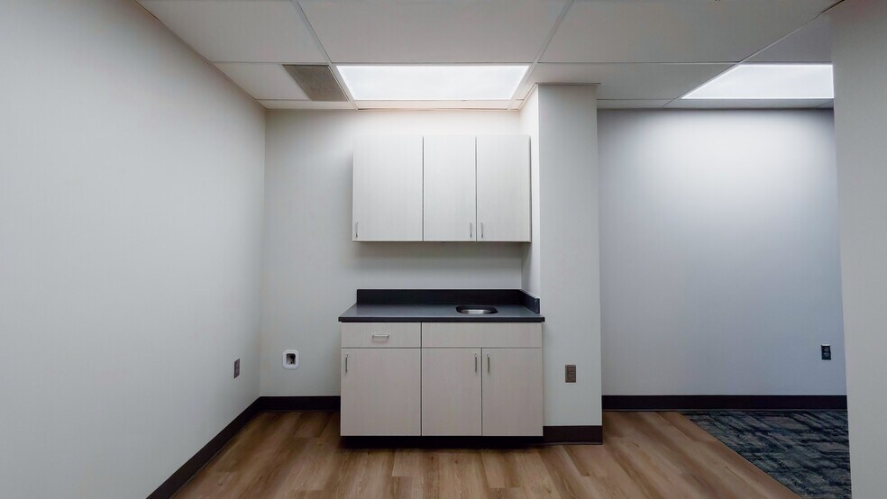 More Photos Of 6330 Lamar Ave, Overland Park Unknown For Lease