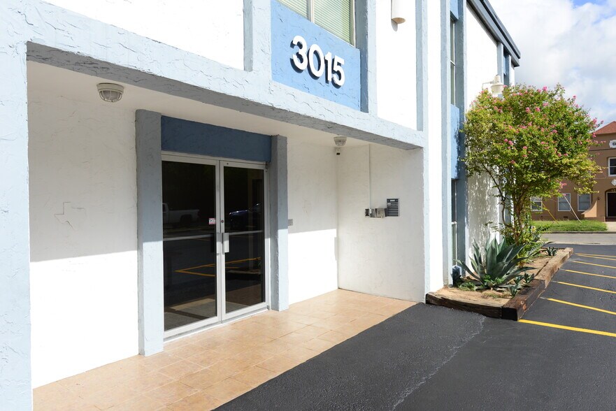 More Photos Of 3015 San Pedro Ave, San Antonio Loft Creative Space For Sale