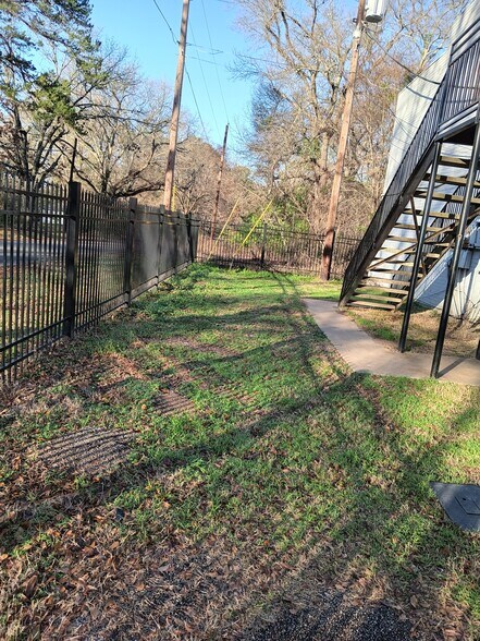 More Photos Of 429 Johnson St, Longview Apartments For Sale