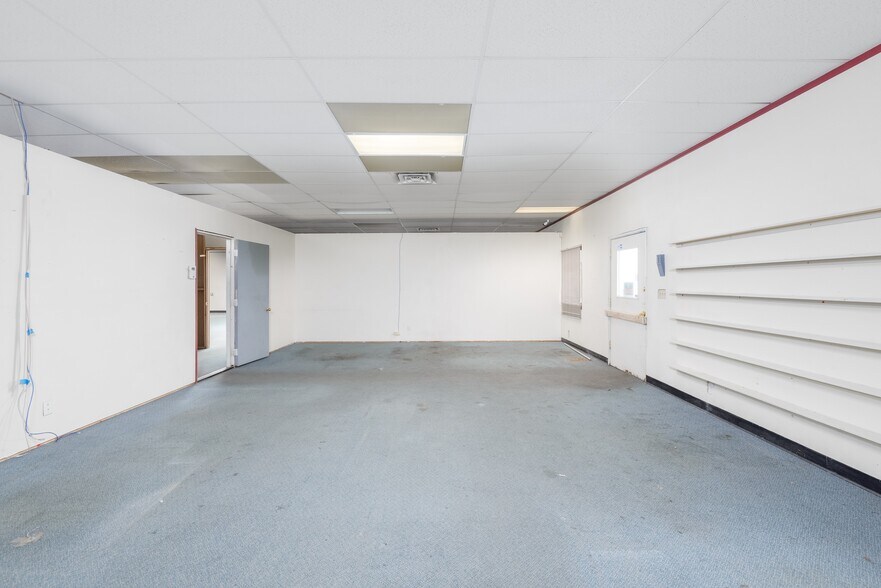 More Photos Of 445 W Washington St, Sequim Freestanding For Lease