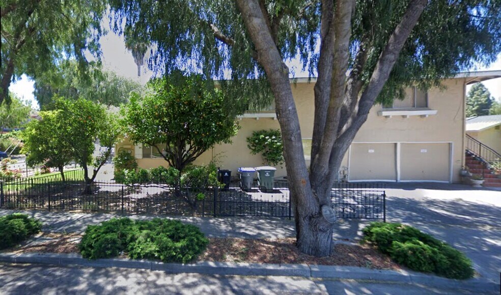 More Photos Of 284 Elmwood St, Mountain View Multifamily For Sale