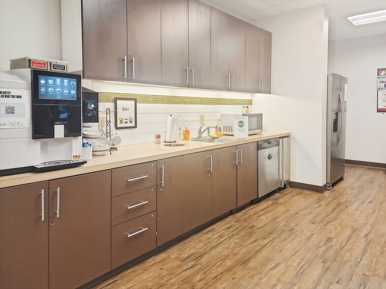 More Photos Of 2550 Meridian Blvd, Franklin Coworking Space