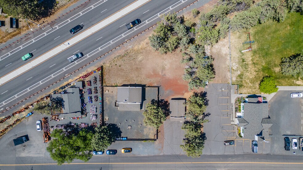 More Photos Of 64661 Bruce Ave, Bend General Retail For Sale