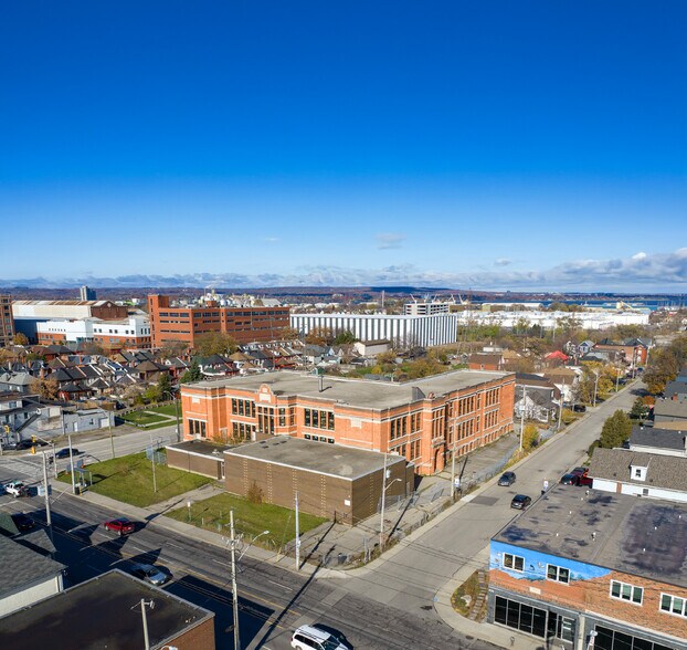 More Photos Of 601 Barton St E, Hamilton Schools For Sale
