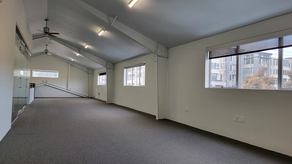 More Photos Of 277 Carolina St, San Francisco Flex For Lease