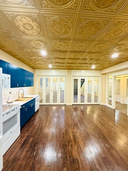 More Photos Of 447 State St, Salem Apartments For Lease