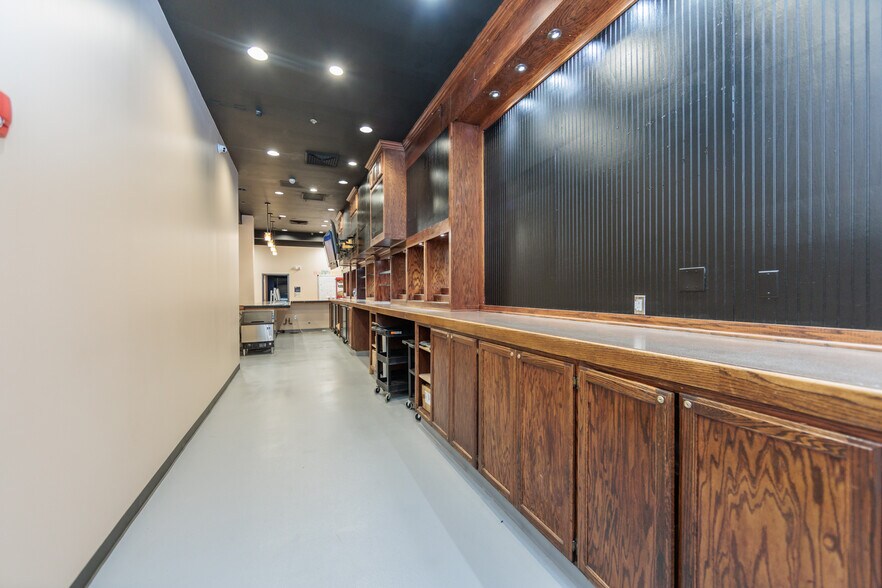 More Photos Of 8555-8735 Day Dr, Parma General Retail For Sale