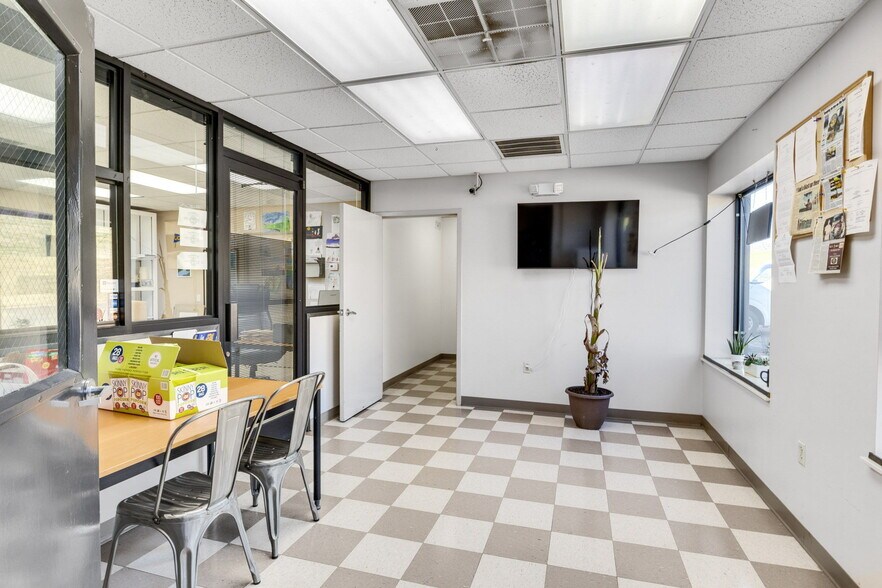 More Photos Of 2134 U.S. Highway 411, Maryville Warehouse For Sale