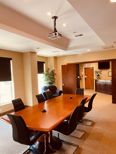 More Photos Of 249 Williamson Rd, Mooresville Medical For Lease