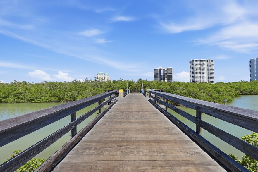 More Photos Of 840 Myrtle Ter, Naples Freestanding For Sale