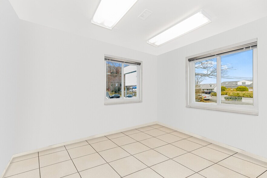 More Photos Of 2132 Central Park Ave, Yonkers Freestanding For Sale