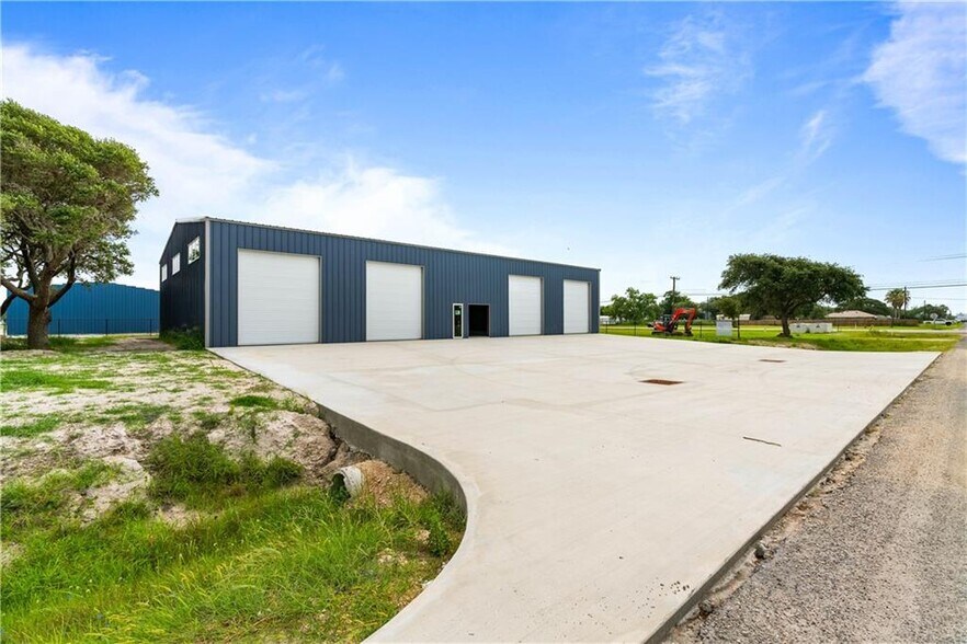 More Photos Of 114 W 1st St, Rockport Industrial For Sale