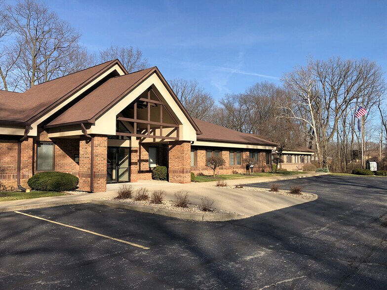 More Photos Of 5342 W Vermont St, Indianapolis Office For Sale
