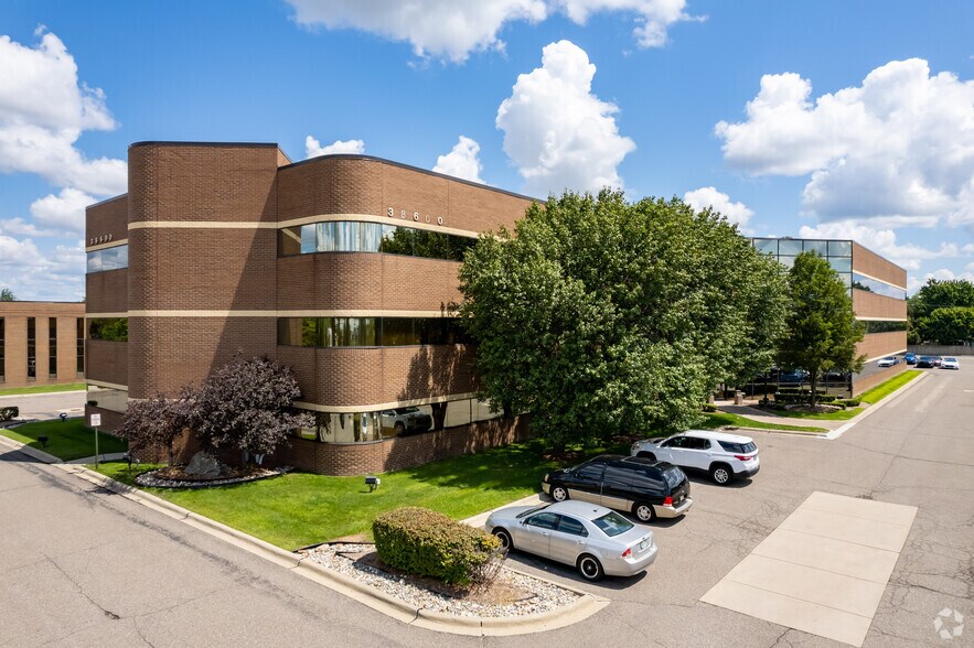 Primary Photo Of 38600 Van Dyke Ave, Sterling Heights Coworking Space