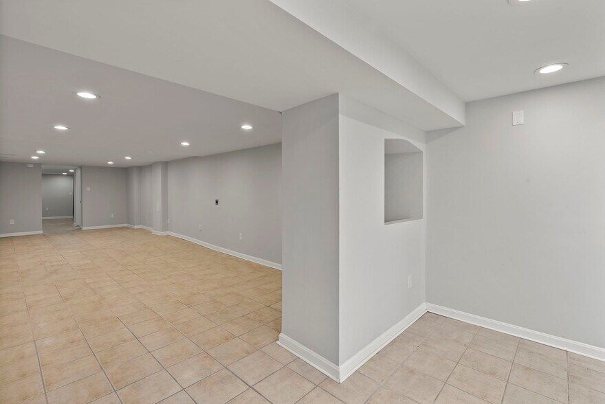 More Photos Of 4710 Liberty Heights Ave, Baltimore General Retail For Sale