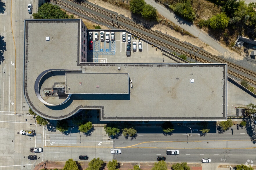 More Photos Of 215 N Marengo Ave, Pasadena Office For Sale