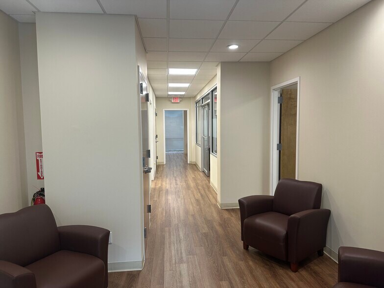 More Photos Of 1092 Jericho Tpke, Smithtown Storefront Retail Office For Lease