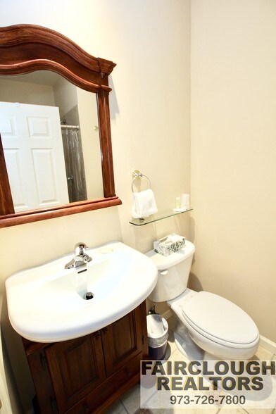 More Photos Of 430 Front St, Belvidere Hotel For Sale